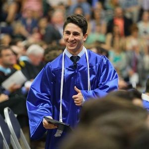 Meet your Posher, Dom